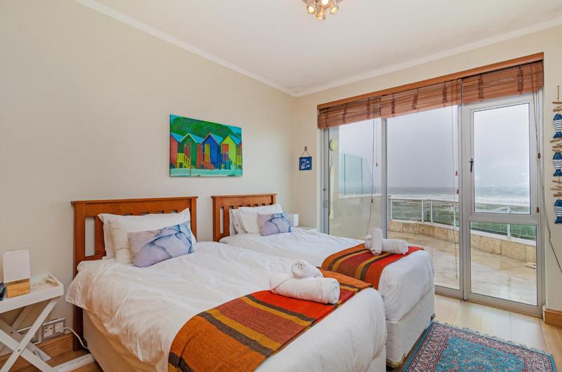 To Let 3 Bedroom Property for Rent in Dolphin Beach Western Cape